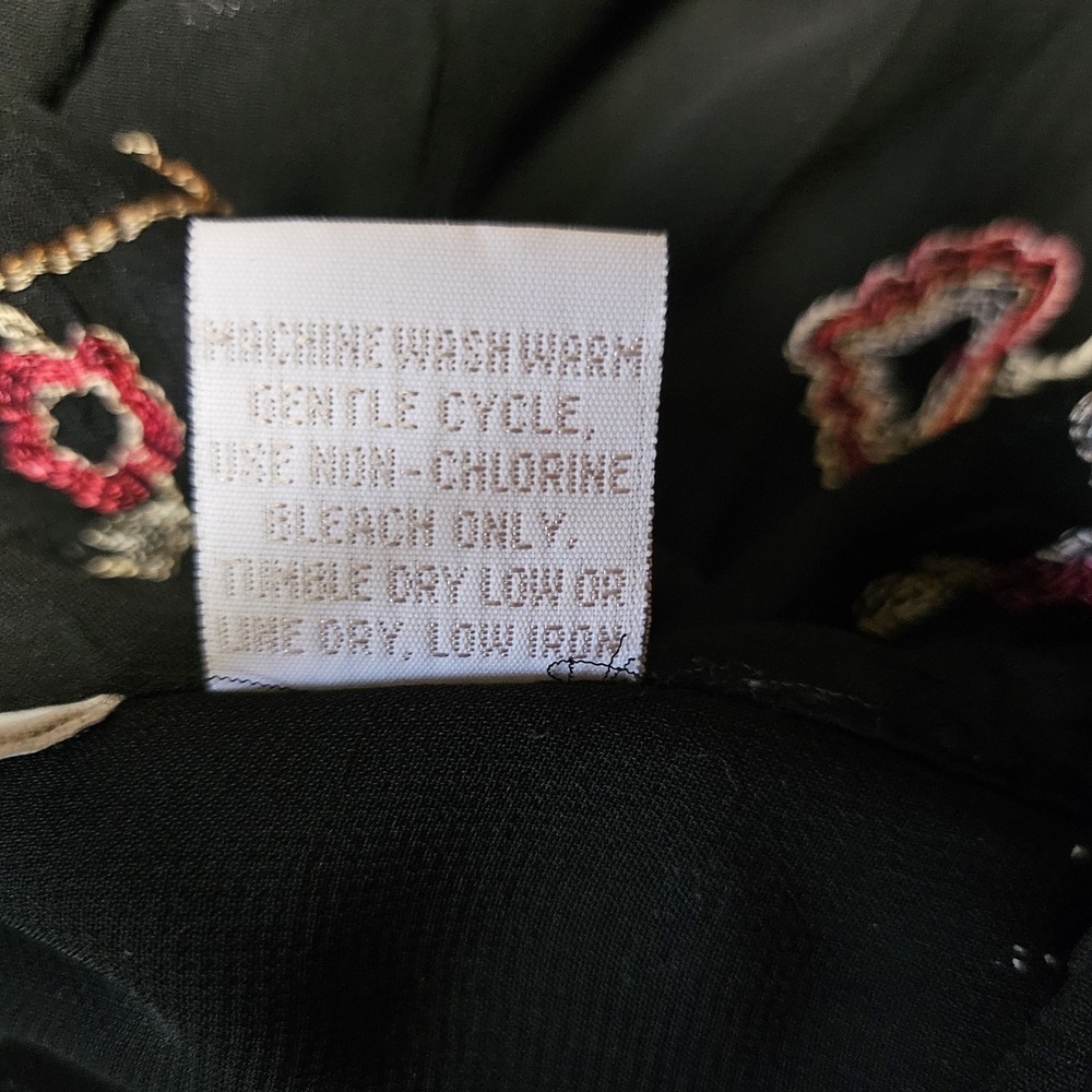 Studio C Black Floral Embroidered Button Front Shirt Size 22/24 Whimsigoth Fairy - Picture 7 of 7